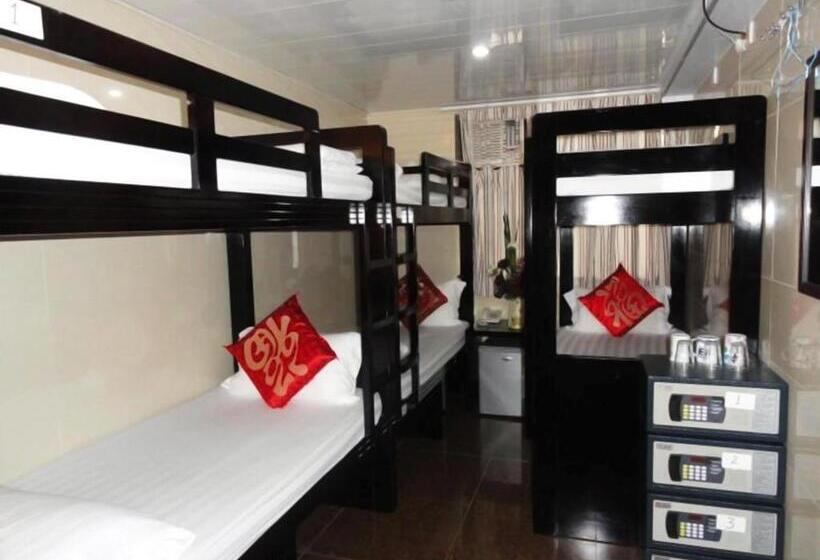 تختخواب در اتاق مشترک, Melbourne Hostel Block E 10th Floor