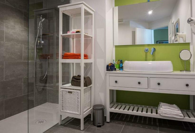 سوییت با چشمانداز باغ, O_live Agriresort