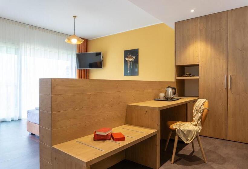 اتاق سوپریور با چشمانداز باغ, O_live Agriresort