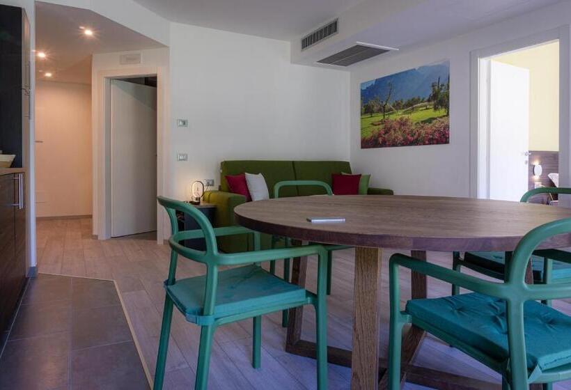 سوییت با چشمانداز باغ, O_live Agriresort