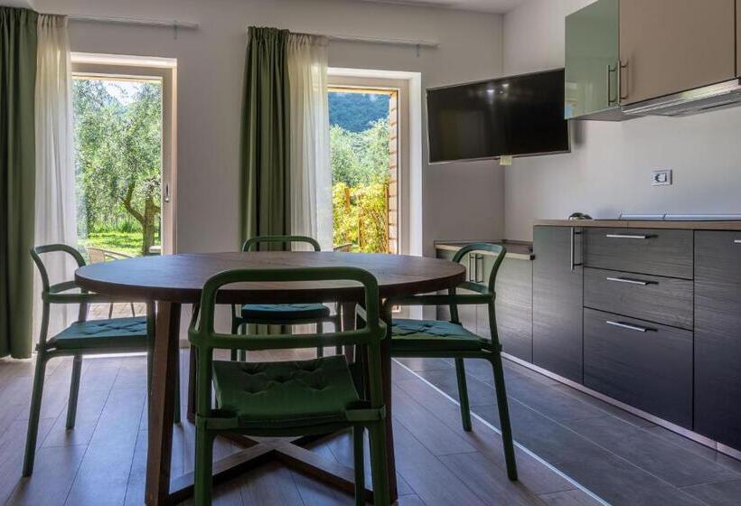 سوییت با چشمانداز باغ, O_live Agriresort