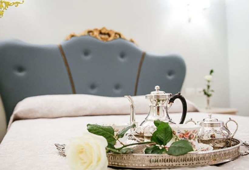 اتاق لوکس چهار تخته, Villa Floridiana