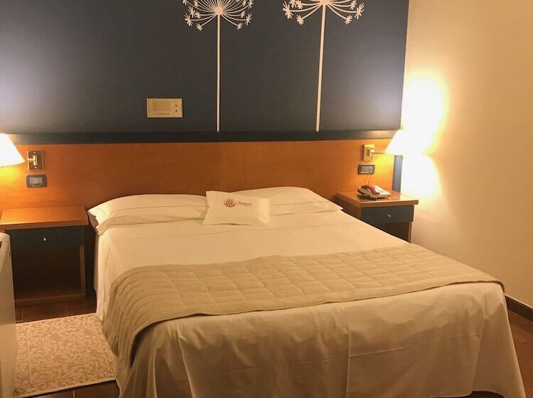اتاق استاندارد چهار تخته, Domus Grand