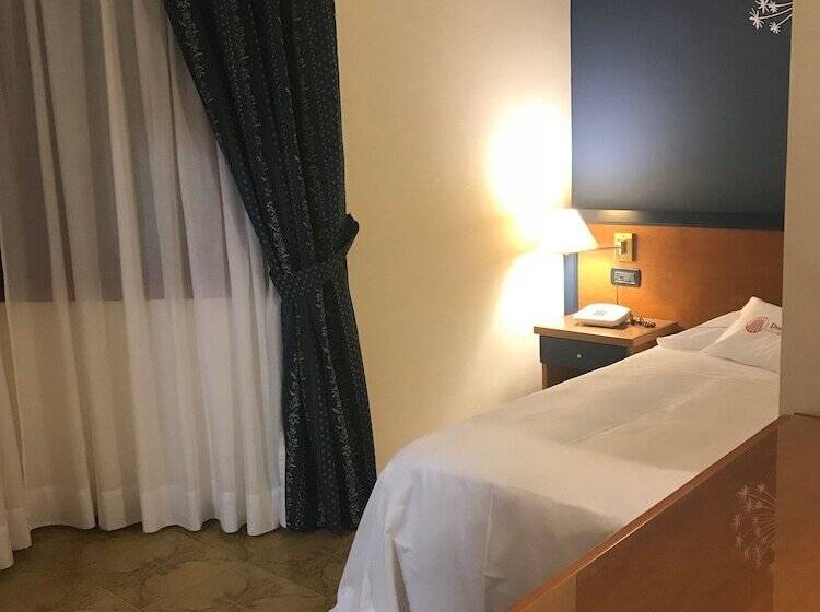 اتاق استاندارد یک نفره, Domus Grand
