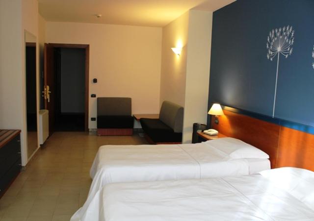 اتاق استاندارد چهار تخته, Domus Grand