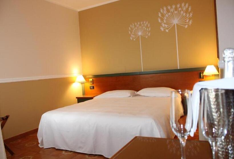 اتاق استاندارد چهار تخته, Domus Grand