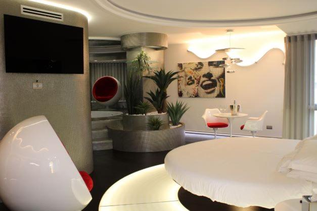 سوییت لوکس, Domus Grand