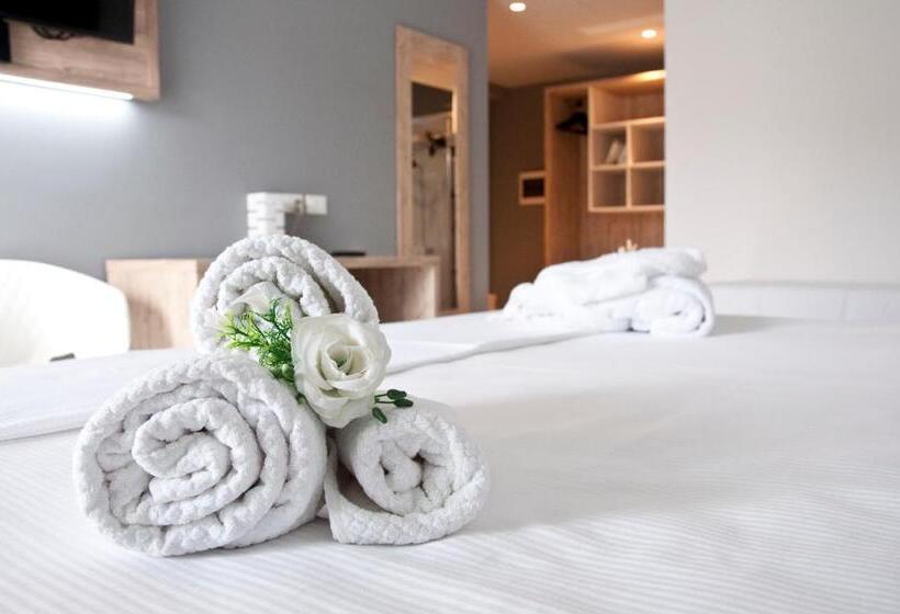 اتاق راحتی سه تخته, Ambruosi Village Resort & Spa