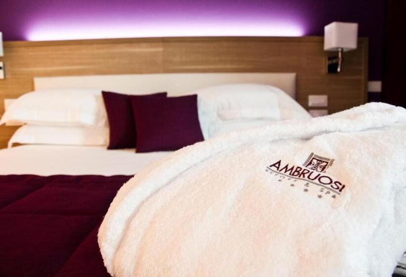 سوئیت با چشم‌انداز دریا و هیدروماساژ, Ambruosi Village Resort & Spa