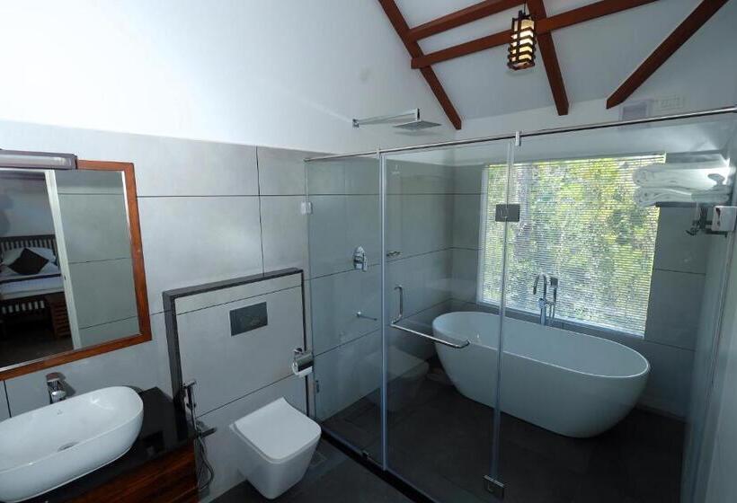 اتاق لوکس با بالکن, Coffee And Pepper Plantation Homestay