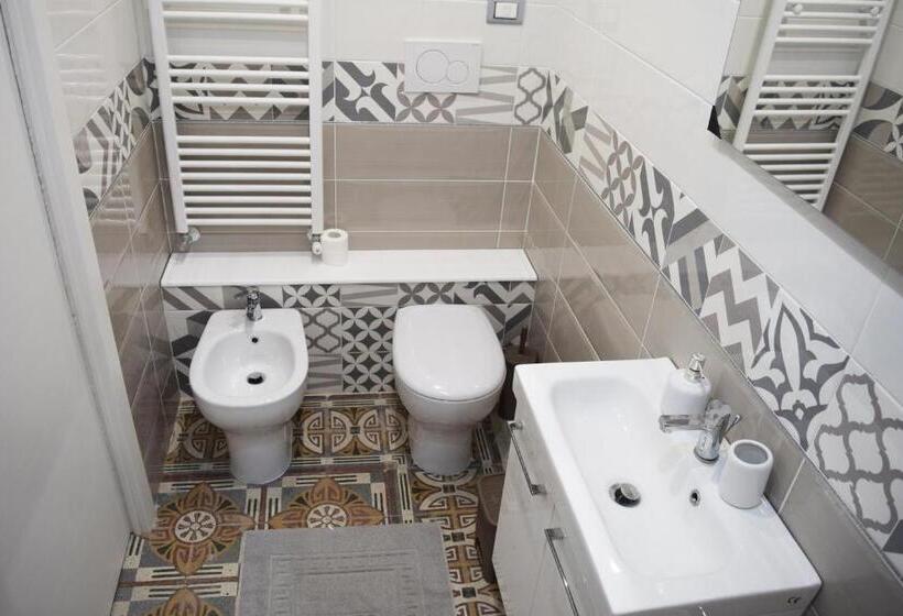 سوییت جونیور با بالکن, Palazzo D'amaro Historical Residence