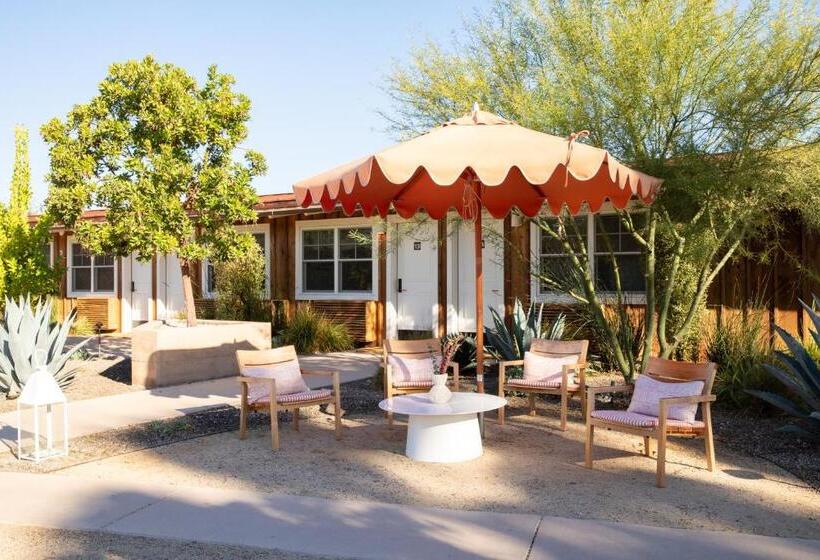 اتاق کلاسیک با تخت دونفره, Skyview Los Alamos  21 & Over Pool
