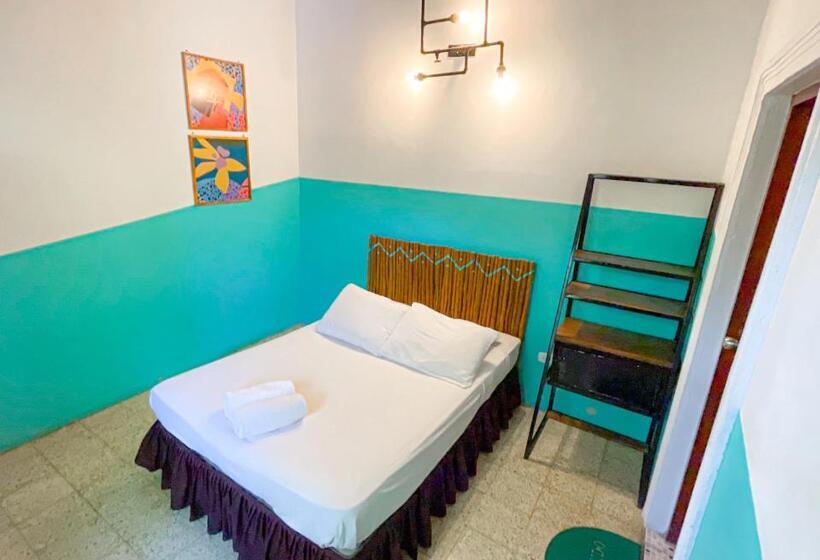 اتاق استاندارد, Oasis Hostel