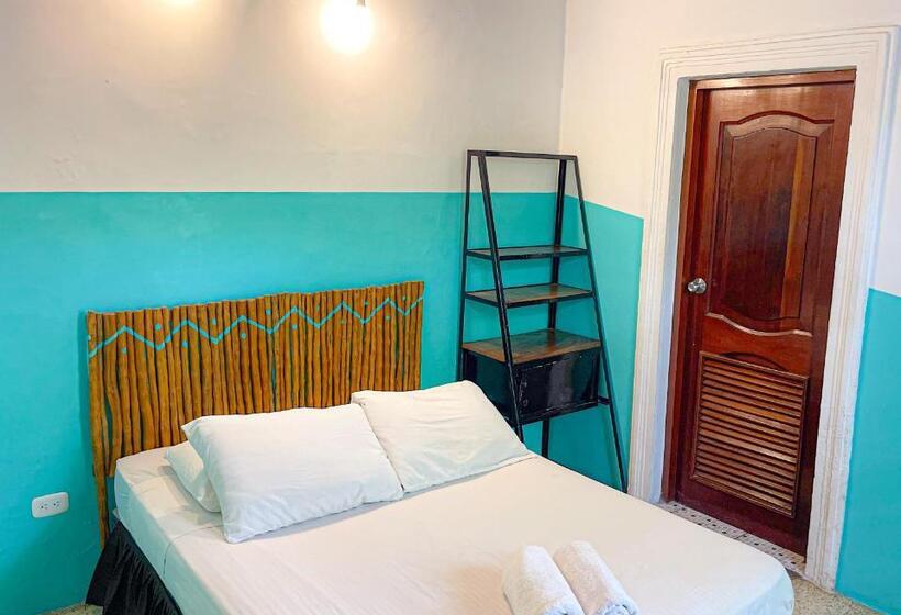 اتاق استاندارد, Oasis Hostel