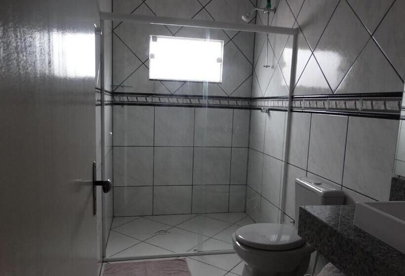 اتاق عادی, Pousada Central