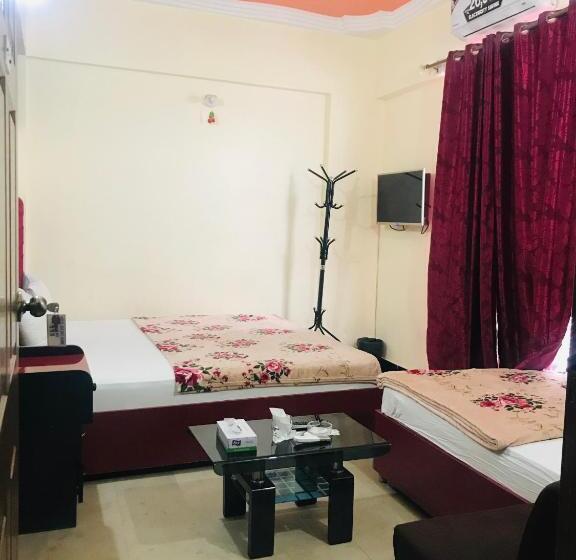 اتاق استاندارد سه تخته با بالکن, Second Home