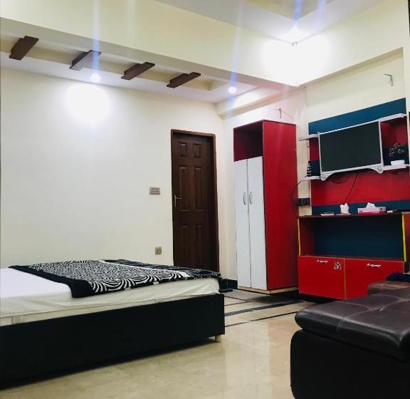 اتاق لوکس, Second Home
