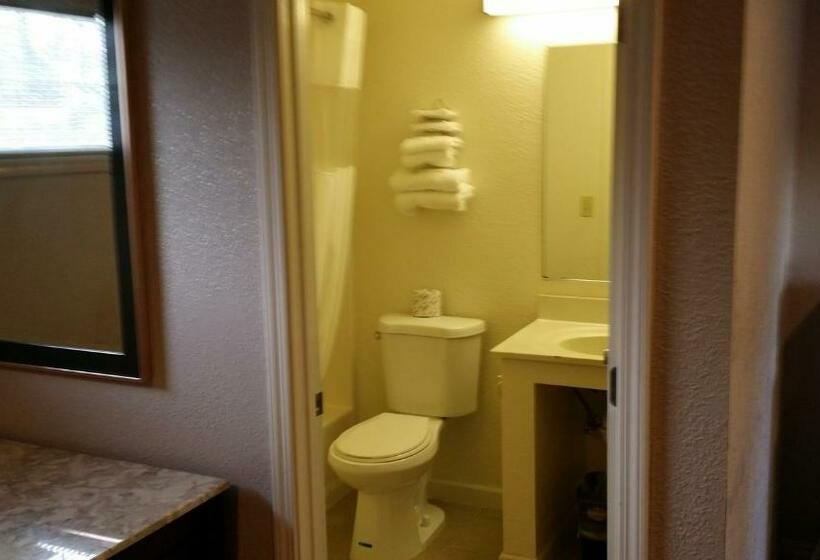 اتاق استاندارد, Redwood Inn Willits
