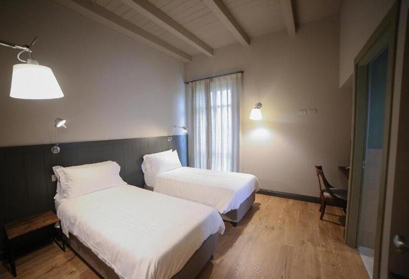 اتاق لوکس با چشم‌انداز دریاچه, Locanda Ferro Uno, Golf Città Di Asti