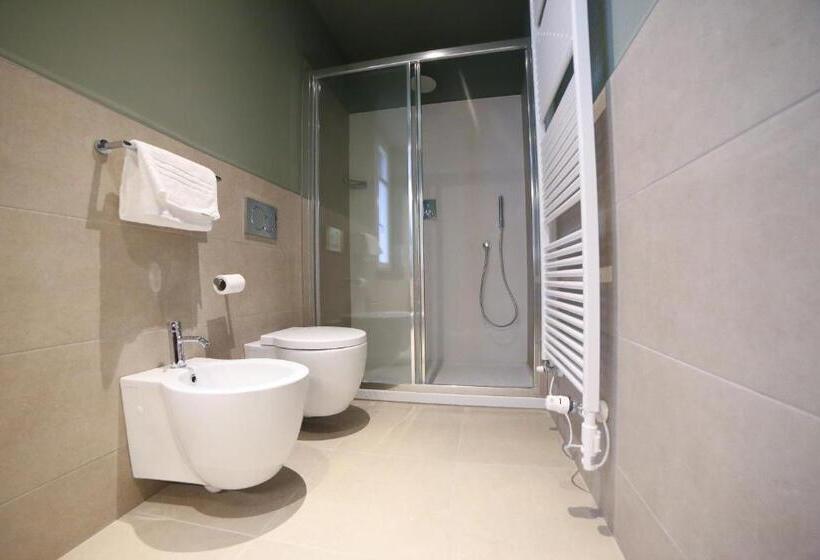 اتاق لوکس با چشم‌انداز دریاچه, Locanda Ferro Uno, Golf Città Di Asti