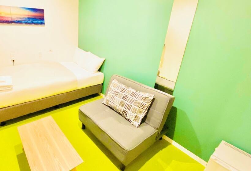 اتاق استاندارد یک تخته با سرویس بهداشتی مشترک, Hostel Ilfaro Kurume
