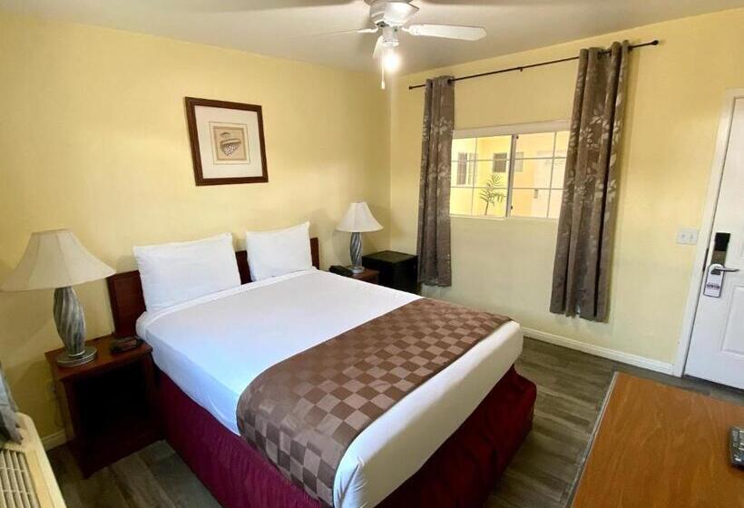 اتاق استاندارد, Europa Inn & Suites