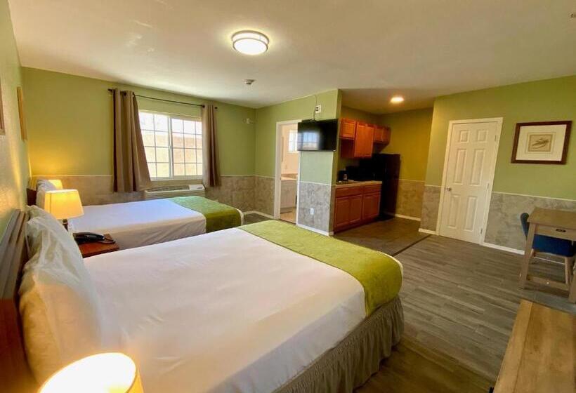 سوییت لوکس, Europa Inn & Suites