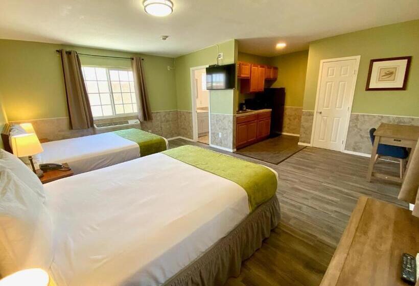 سوییت لوکس, Europa Inn & Suites