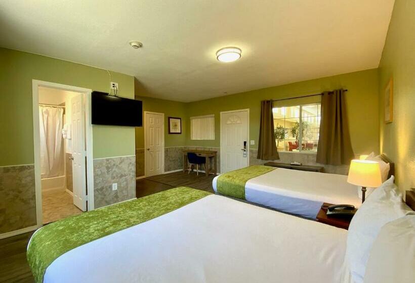 سوییت لوکس, Europa Inn & Suites