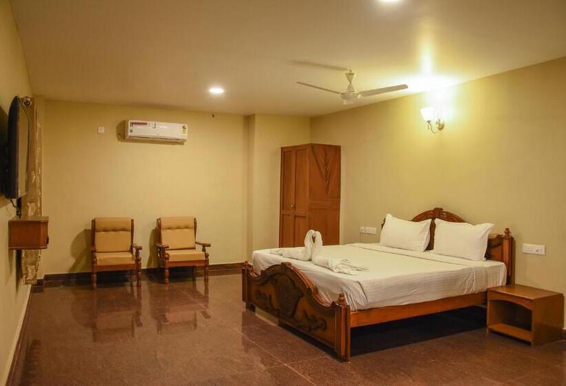 اتاق لوکس, Poppys Tower Tiruppur