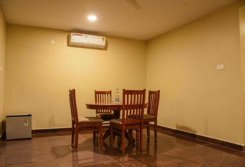 سوییت, Poppys Tower Tiruppur