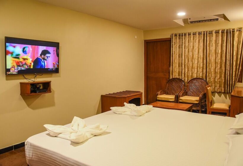 اتاق سوپریور, Poppys Tower Tiruppur