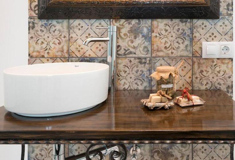 اتاق استاندارد با تخت بزرگ, Finca Isolina Hotel Boutique   Adults Recommended