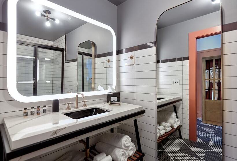 اتاق لوکس, The Chicago Hotel Collection Wrigleyville