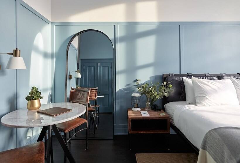 اتاق لوکس, The Chicago Hotel Collection Wrigleyville