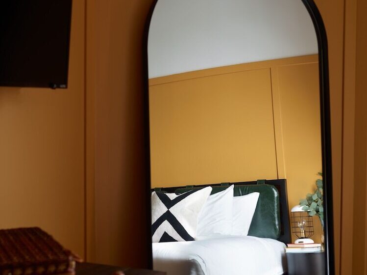 اتاق لوکس, The Chicago Hotel Collection Wrigleyville
