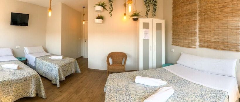 اتاق استاندارد چهار تخته, Villa Galicia