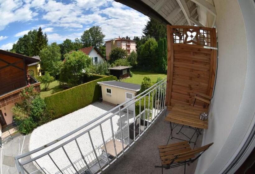 اتاق استاندارد با بالکن, Seebär Velden