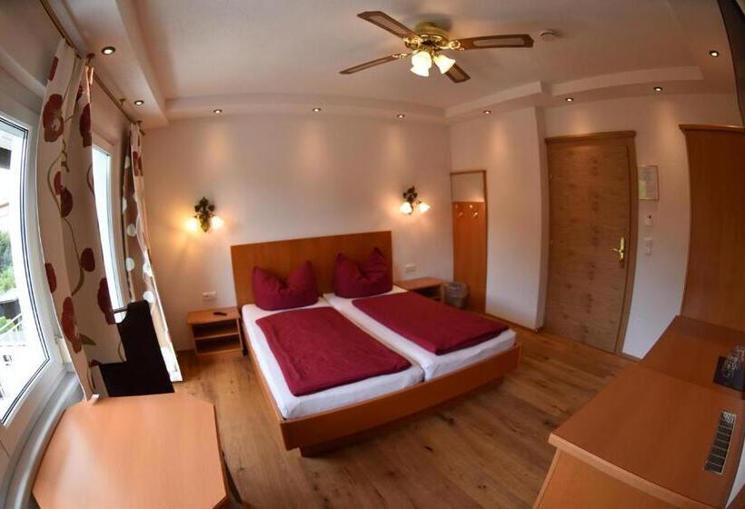 اتاق استاندارد با بالکن, Seebär Velden