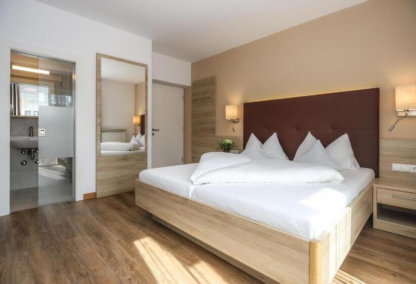 اتاق استاندارد با بالکن, Lingers Suites & Residence
