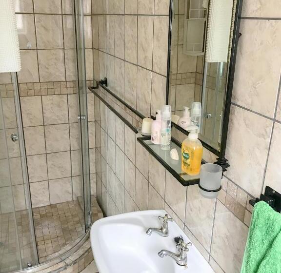 اتاق لوکس, C Mew Guest House