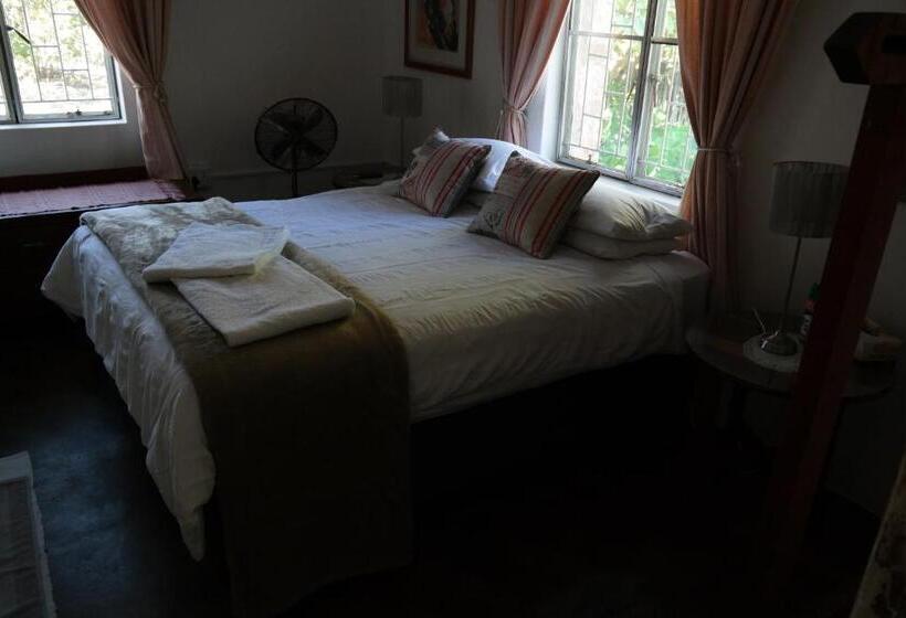 اتاق استاندارد با چشم‌انداز باغ, Hh 820 Accomodation