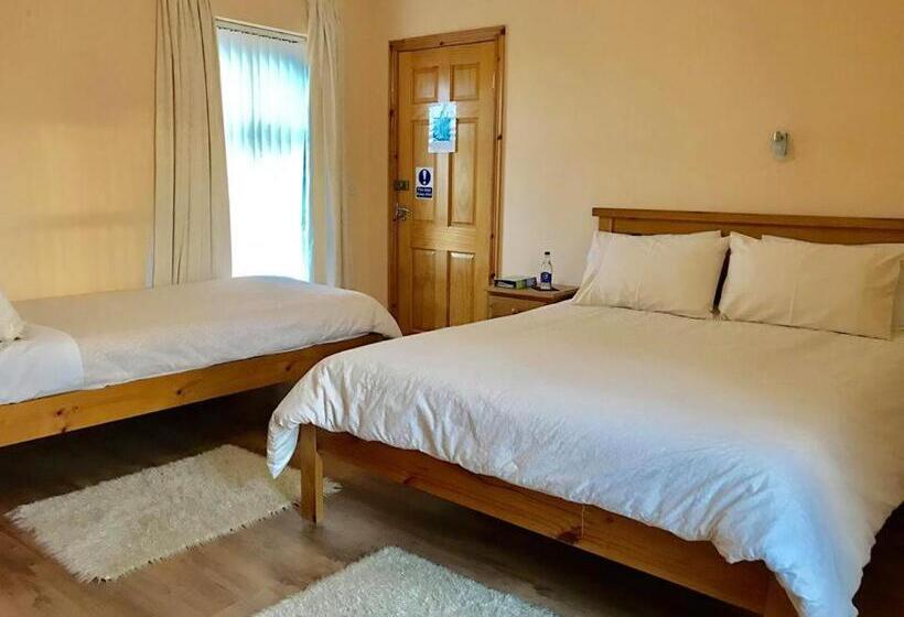 اتاق لوکس خانوادگی, Clogher Valley Golf Club