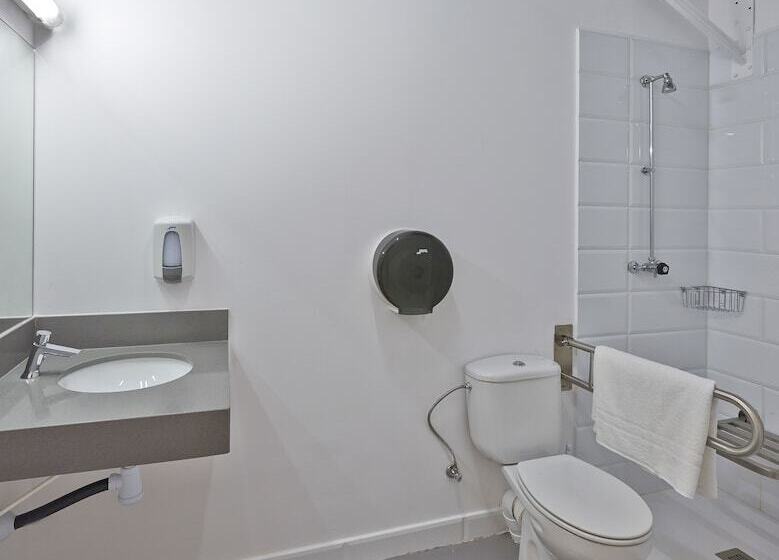 تختخواب در اتاق مشترک, Hola Hostal Collblanc