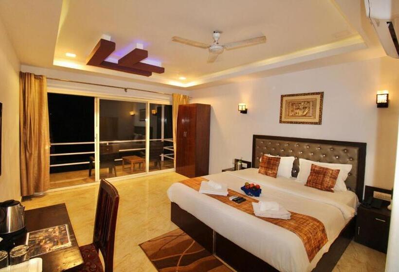 اتاق لوکس با تخت بزرگ, Arabian Sea Beach Resort