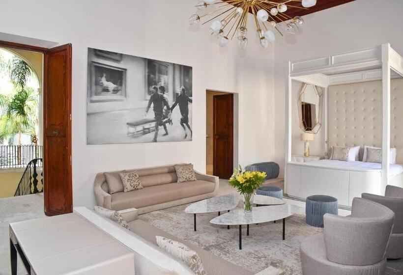 سوییت لوکس, Palacio Can Marques