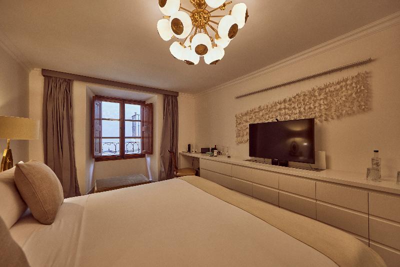 سوییت جونیور, Palacio Can Marques
