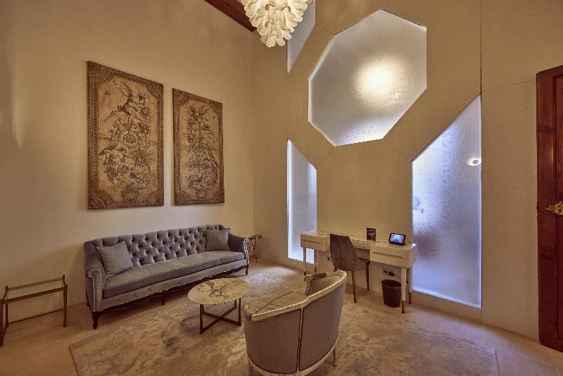 سوییت سوپریور, Palacio Can Marques