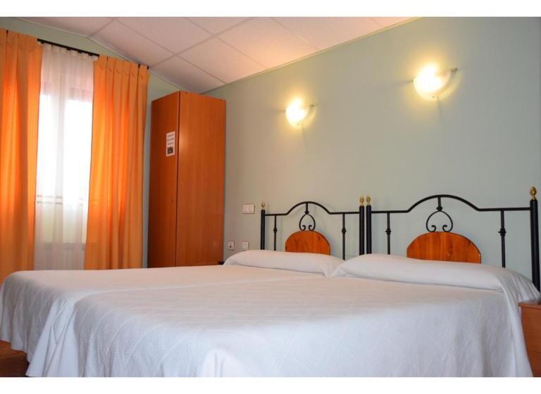 اتاق استاندارد, Hostal Infante Peñafiel