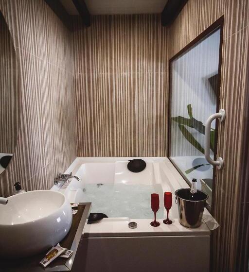 اتاق استاندارد با وان آب گرم, Junior Suites Con Jacuzzi